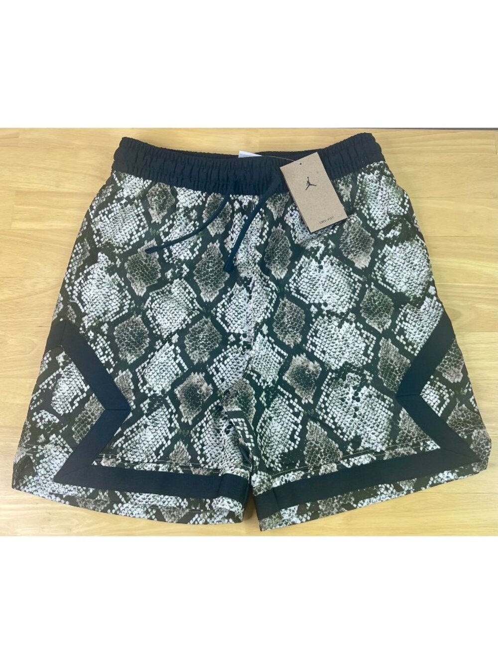 Jordan Dri-Fit Snake Print Diamond Basketball Shorts HF9907-133, Men S - NWT $60